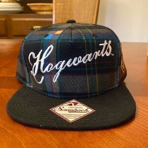 Harry Potter Hogwarts Snapback Hat Cap NWOT